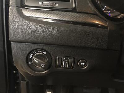 2016 Chrysler 300 Series S   - Photo 17 - Saint Louis, MI 48880-9800