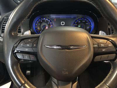 2016 Chrysler 300 Series S   - Photo 11 - Saint Louis, MI 48880-9800
