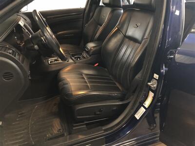 2016 Chrysler 300 Series S   - Photo 23 - Saint Louis, MI 48880-9800