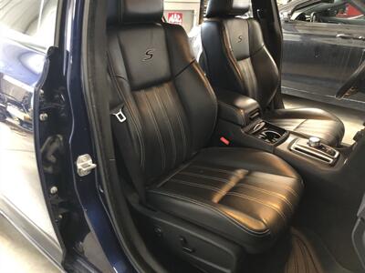 2016 Chrysler 300 Series S   - Photo 25 - Saint Louis, MI 48880-9800