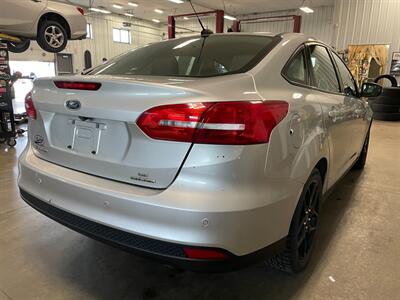 2016 Ford Focus SE   - Photo 6 - Saint Louis, MI 48880-9800