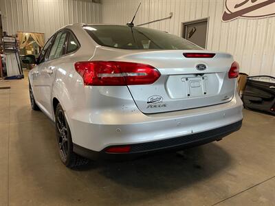 2016 Ford Focus SE   - Photo 3 - Saint Louis, MI 48880-9800