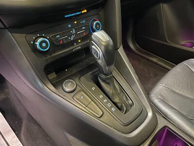 2016 Ford Focus SE   - Photo 13 - Saint Louis, MI 48880-9800