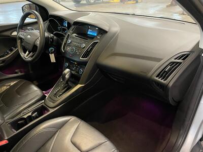 2016 Ford Focus SE   - Photo 18 - Saint Louis, MI 48880-9800