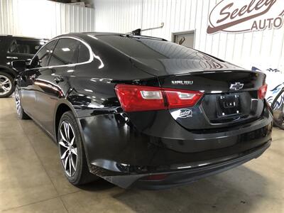 2018 Chevrolet Malibu LT   - Photo 3 - Saint Louis, MI 48880-9800