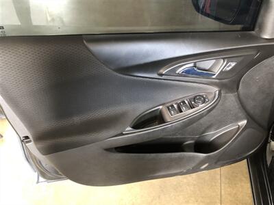 2018 Chevrolet Malibu LT   - Photo 19 - Saint Louis, MI 48880-9800