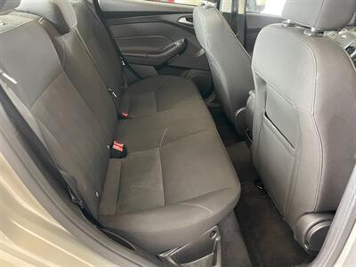 2016 Ford Focus SE   - Photo 18 - Saint Louis, MI 48880-9800