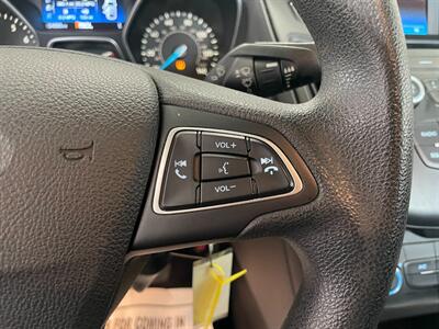 2016 Ford Focus SE   - Photo 11 - Saint Louis, MI 48880-9800