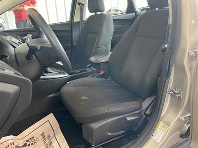 2016 Ford Focus SE   - Photo 15 - Saint Louis, MI 48880-9800