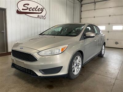 2016 Ford Focus SE   - Photo 2 - Saint Louis, MI 48880-9800