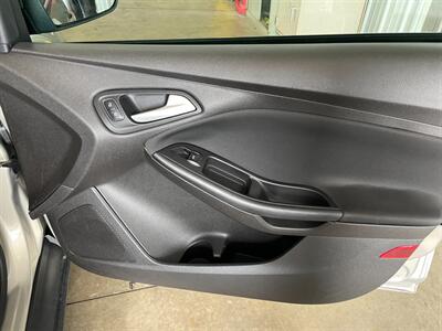 2016 Ford Focus SE   - Photo 20 - Saint Louis, MI 48880-9800