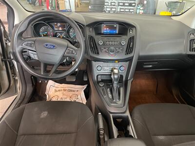 2016 Ford Focus SE   - Photo 7 - Saint Louis, MI 48880-9800