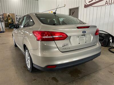 2016 Ford Focus SE   - Photo 3 - Saint Louis, MI 48880-9800