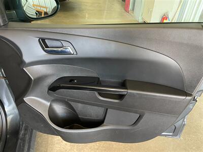 2010 Chevrolet Malibu LT - Photo 16 - Saint Louis, MI 48880-9800