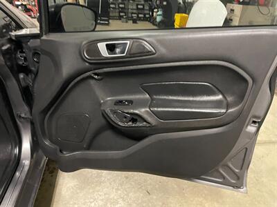 2014 Ford Fiesta Titanium - Photo 21 - Saint Louis, MI 48880-9800