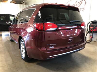 2017 Chrysler Pacifica Touring Plus   - Photo 3 - Saint Louis, MI 48880-9800