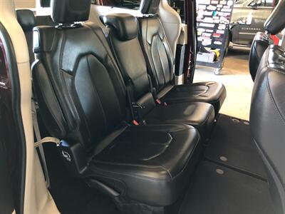 2017 Chrysler Pacifica Touring Plus   - Photo 18 - Saint Louis, MI 48880-9800
