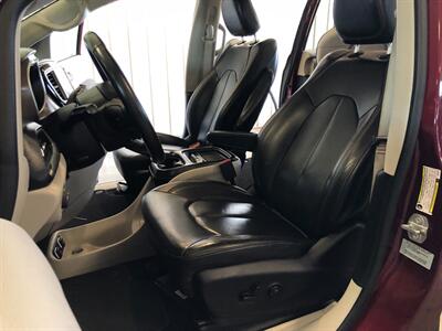 2017 Chrysler Pacifica Touring Plus   - Photo 14 - Saint Louis, MI 48880-9800