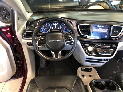 2017 Chrysler Pacifica Touring Plus   - Photo 8 - Saint Louis, MI 48880-9800