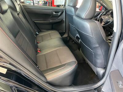 2016 Toyota Camry SE   - Photo 18 - Saint Louis, MI 48880-9800