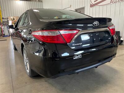 2016 Toyota Camry SE   - Photo 3 - Saint Louis, MI 48880-9800