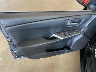 2016 Toyota Camry SE   - Photo 21 - Saint Louis, MI 48880-9800