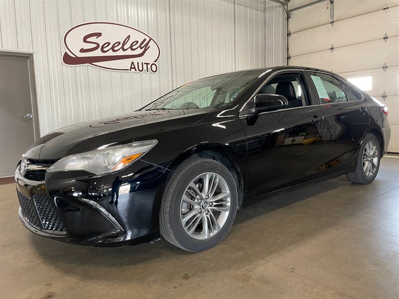 2016 Toyota Camry SE  