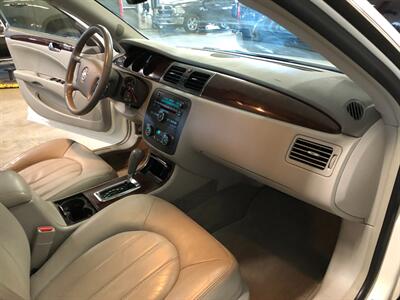2011 Buick Lucerne CXL   - Photo 19 - Saint Louis, MI 48880-9800