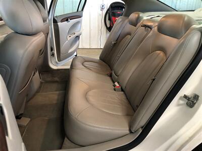 2011 Buick Lucerne CXL   - Photo 17 - Saint Louis, MI 48880-9800