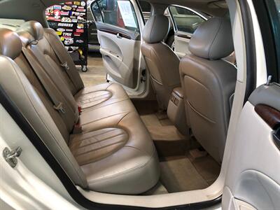 2011 Buick Lucerne CXL   - Photo 21 - Saint Louis, MI 48880-9800