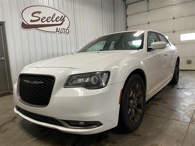 2017 Chrysler 300 Series S   - Photo 1 - Saint Louis, MI 48880-9800
