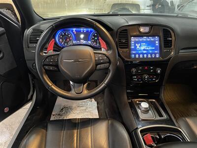 2017 Chrysler 300 Series S   - Photo 8 - Saint Louis, MI 48880-9800