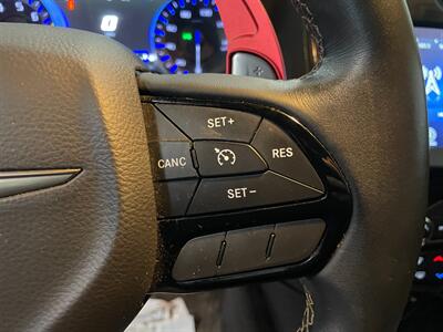 2017 Chrysler 300 Series S   - Photo 22 - Saint Louis, MI 48880-9800