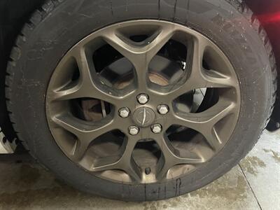 2017 Chrysler 300 Series S   - Photo 19 - Saint Louis, MI 48880-9800