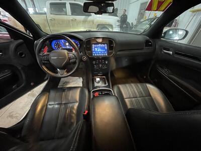 2017 Chrysler 300 Series S   - Photo 7 - Saint Louis, MI 48880-9800