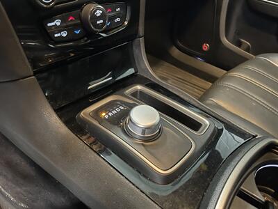 2017 Chrysler 300 Series S   - Photo 20 - Saint Louis, MI 48880-9800