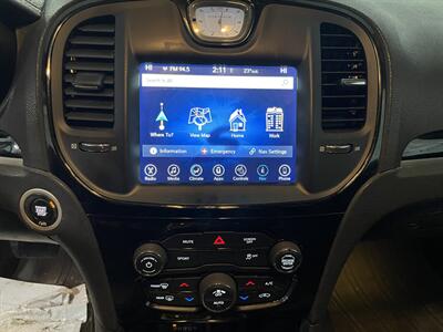 2017 Chrysler 300 Series S   - Photo 10 - Saint Louis, MI 48880-9800