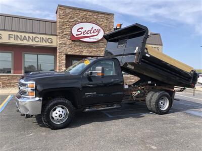 2017 Chevrolet Silverado 3500HD CC DUMP TRUCK   - Photo 3 - Saint Louis, MI 48880-9800