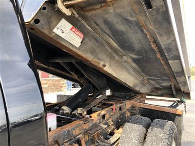 2017 Chevrolet Silverado 3500HD CC DUMP TRUCK   - Photo 19 - Saint Louis, MI 48880-9800