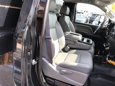 2017 Chevrolet Silverado 3500HD CC DUMP TRUCK   - Photo 16 - Saint Louis, MI 48880-9800