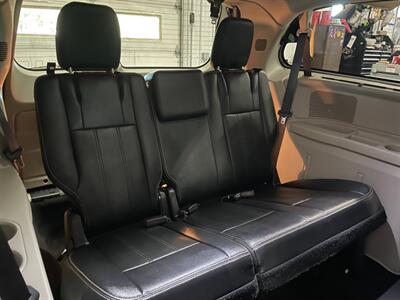 2016 Chrysler Town and Country Touring-L   - Photo 21 - Saint Louis, MI 48880-9800