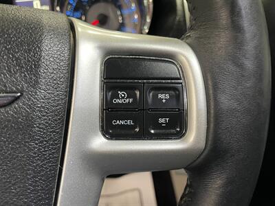 2016 Chrysler Town and Country Touring-L   - Photo 13 - Saint Louis, MI 48880-9800