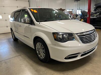 2016 Chrysler Town and Country Touring-L   - Photo 4 - Saint Louis, MI 48880-9800