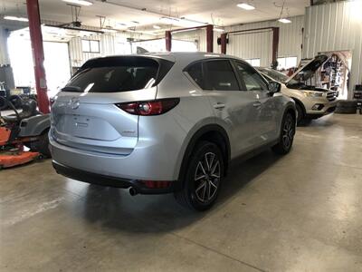 2018 Mazda CX-5 Touring   - Photo 5 - Saint Louis, MI 48880-9800