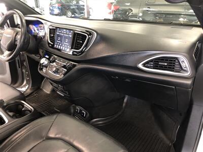 2018 Chrysler Pacifica Touring L Plus   - Photo 22 - Saint Louis, MI 48880-9800