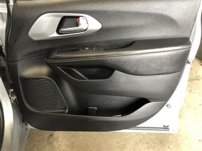 2018 Chrysler Pacifica Touring L Plus   - Photo 24 - Saint Louis, MI 48880-9800