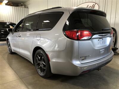 2018 Chrysler Pacifica Touring L Plus   - Photo 6 - Saint Louis, MI 48880-9800