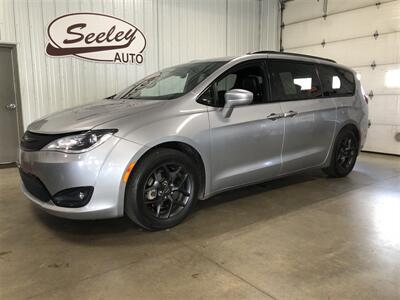 2018 Chrysler Pacifica Touring L Plus   - Photo 1 - Saint Louis, MI 48880-9800