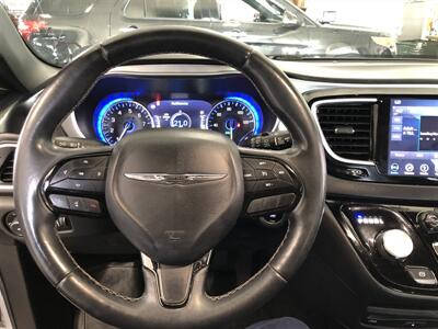 2018 Chrysler Pacifica Touring L Plus   - Photo 7 - Saint Louis, MI 48880-9800