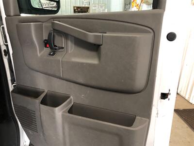 2017 GMC Savana 2500 - Photo 14 - Saint Louis, MI 48880-9800
